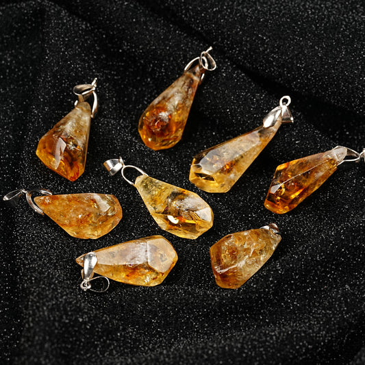 Pendentif Citrine Brute : L'Énergie Pure de la Terre - Karmisya